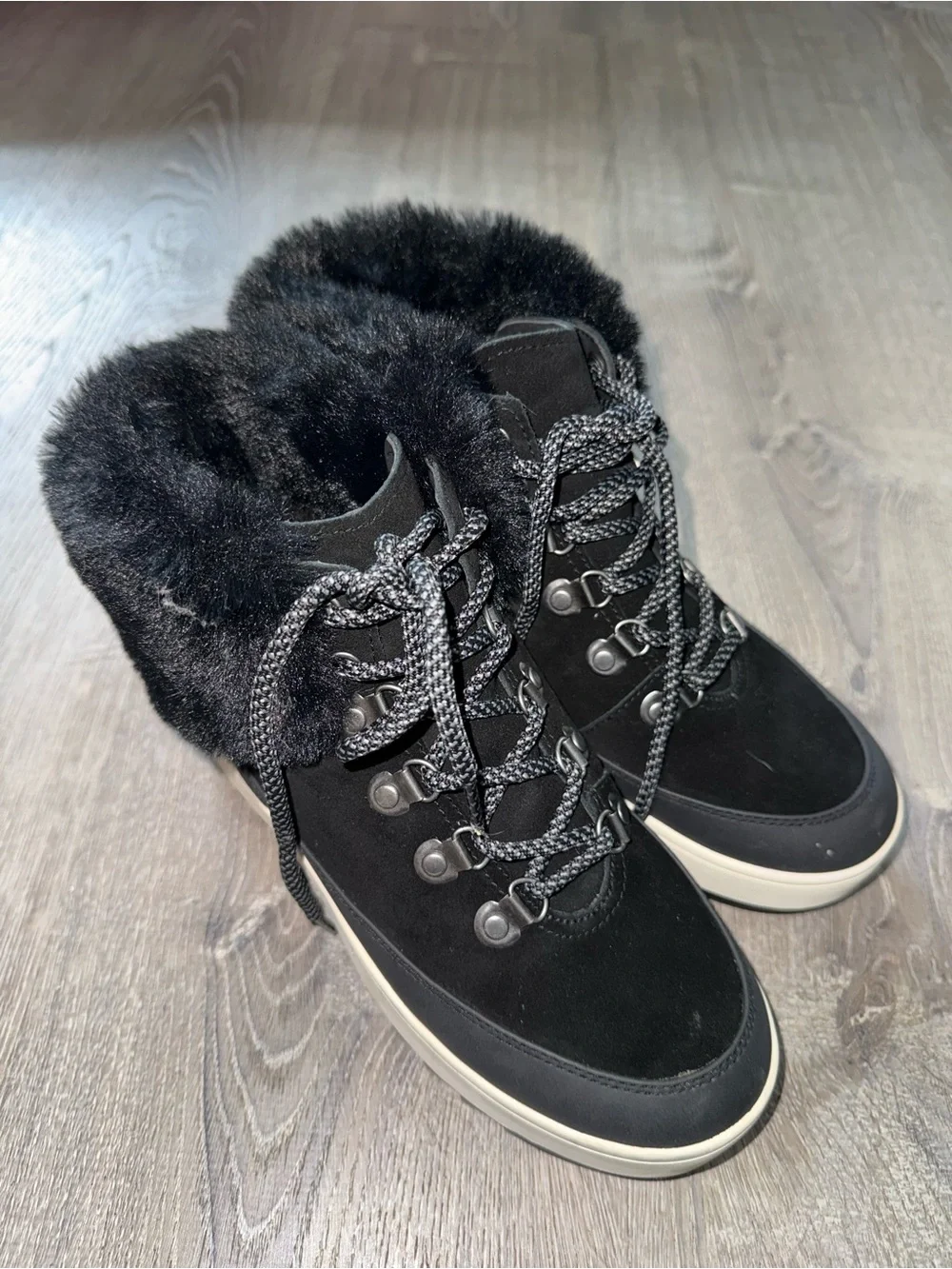 Koolaburra Black Faux-Fur Lace-Up Winter Boots with Contrast Sole